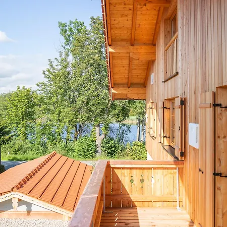 Graf Chiemo - Direkt Am Chiemsee Mit Separatem Seezugang Apartamento Chieming