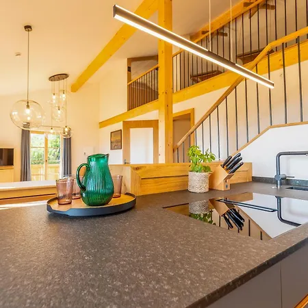 Graf Chiemo - Direkt Am Chiemsee Mit Separatem Seezugang Apartamento *