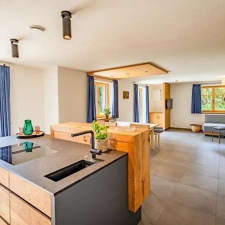 Graf Chiemo - Direkt Am Chiemsee Mit Separatem Seezugang Apartamento