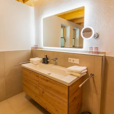 Graf Chiemo - Direkt Am Chiemsee Mit Separatem Seezugang Apartamento Chieming