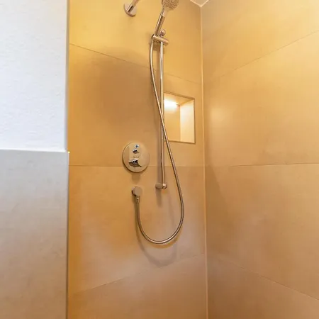 Graf Chiemo - Direkt Am Chiemsee Mit Separatem Seezugang Apartamento