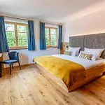 Graf Chiemo - Direkt Am Chiemsee Mit Separatem Seezugang Apartment