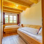 Apartment Graf Chiemo - Direkt Am Chiemsee Mit Separatem Seezugang
