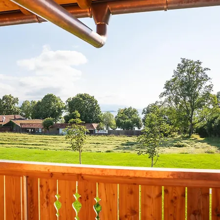 Apartment Graf Chiemo - Direkt Am Chiemsee Mit Separatem Seezugang