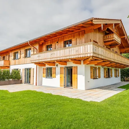 Apartment Graf Chiemo - Direkt Am Chiemsee Mit Separatem Seezugang