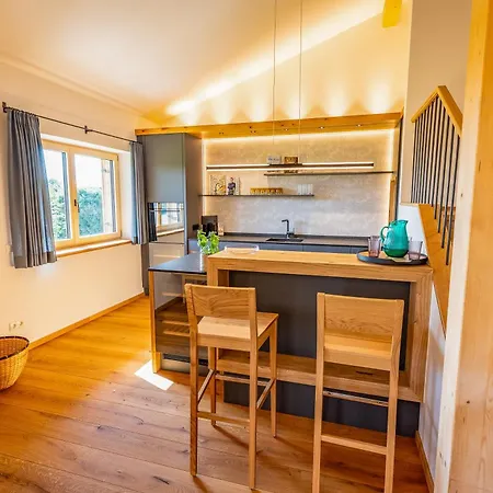 Apartment Graf Chiemo - Direkt Am Chiemsee Mit Separatem Seezugang