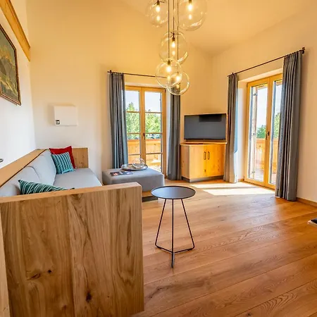 Graf Chiemo - Direkt Am Chiemsee Mit Separatem Seezugang Apartment *