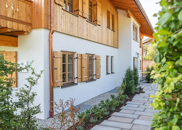Graf Chiemo - Direkt Am Chiemsee Mit Separatem Seezugang Apartmán *