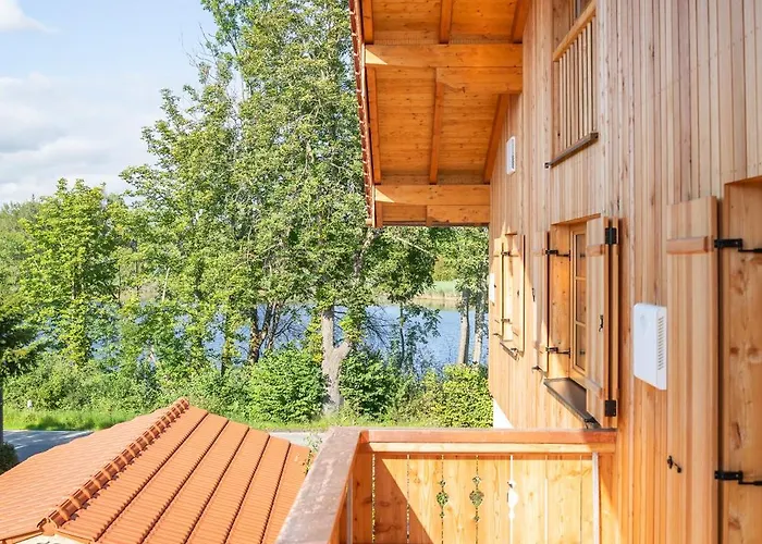 Graf Chiemo - Direkt Am Chiemsee Mit Separatem Seezugang Apartmán Chieming