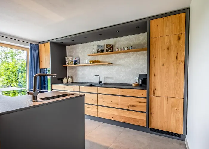 Graf Chiemo - Direkt Am Chiemsee Mit Separatem Seezugang Apartmán *